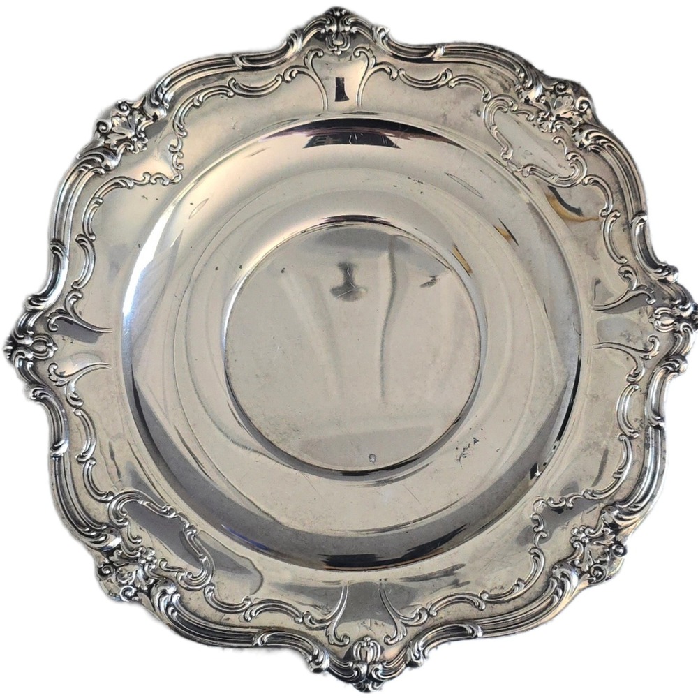 Gorham Silver Plate Scalloped Round Serving Tray Repousse Floral YC1312 Anchor